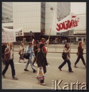 1.05.1983, Sztokholm, Szwecja.
 Pochód 1-majowy. Transparent 