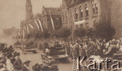 02-11.11.1938, Bogumin, Zaolzie. 
Przemarsz i powitanie Wojska polskiego. Reprodukcja pocztówki z cyklu wydanego nakładem Polskiego Towarzystwa Księgarń Kolejowych 