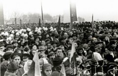 11.11.1938, Karwina, Zaolzie.
Obywatele Karwiny oczekują na przyjazd prezydenta Ignacego Mościckiego.
Fot. zbiory Ośrodka KARTA, kolekcja Władysława Owczarzego
