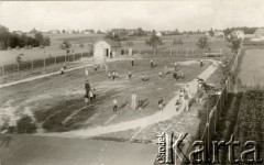 Brak daty, Orłówa (Orlova), Zaolzie., Czechosłowacja.
Ogródek jordanowski.
Fot. NN, zbiory Ośrodka KARTA, kolekcja Władysława Owczarzego