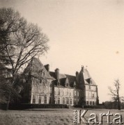 1940, Francja.
 Zamek nad Loarą zajęty przez dowództwo niemieckie.
 Fot. NN, zbiory Ośrodka KARTA, udostępnił Stanisław Blichiewicz
   
