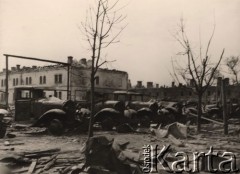 Czerwiec 1941, Brześć nad Bugiem (Brześć Litewski).
 Twierdza Brześć - zniszczone pojazdy radzieckie typu ZIŁ.
 Fot. NN, zbiory Ośrodka KARTA, udostępnił Stanisław Blichiewicz
   
