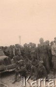 1941, Brześć nad Bugiem (Brześć Litewski).
 Okolice Twierdzy Brześć, jeńcy radzieccy.
 Fot. NN, zbiory Ośrodka KARTA, udostępnił Stanisław Blichiewicz
   
