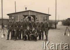 1941, brak miejsca.
 Członkowie Organizacji RAD (Reichsarbeitsdienst, pol. Służba Pracy Rzeszy) z 81 batalionu.
 Fot. NN, zbiory Ośrodka KARTA, udostępnił Stanisław Blichiewicz
   
