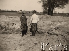 1941, brak miejsca.
 Członkowie Organizacji RAD (Reichsarbeitsdienst, pol. Służba Pracy Rzeszy).
 Fot. NN, zbiory Ośrodka KARTA, udostępnił Stanisław Blichiewicz
   
