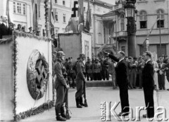 18.07.1943, Lwów, dystrykt Galicja, Generalna Gubernia.
 Uroczysta odprawa ochotników do 14 Dywizji Strzeleckiej SS 