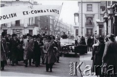 22.04.1956, Londyn, Wielka Brytania.
Antysowiecka demonstracja emigrantów z Europy Środkowo-Wschodniej,
przemarsz emigrantów z Polski, na transparencie widnieje napis 