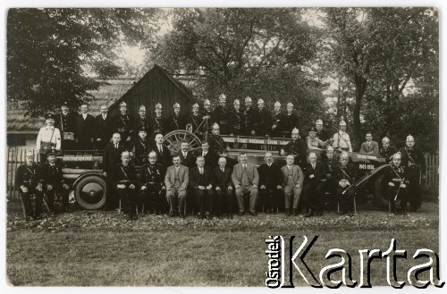 1930, Sucha Górna, Polska.
Ochotnicza Straż Pożarna.
Fot. autor nieznany, kolekcja Bronisława Firli, zbiory Fundacji Ośrodka KARTA