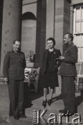 Przed 1943, Wielka Brytania.
Zofia Leśniowska, córka generała Władysława Sikorskiego w towarzystwie dwóch oficerów.
Fot. NN, zbiory Ośrodka KARTA, udostępniła Krystyna Bogucka