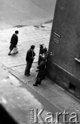 31.08.1982, Gorzów Wielkopolski, Polska.
Stan wojenny - patrol ZOMO patrolujący okolice gorzowskiej Katedry, podczas niezależnej manifestacji solidarnościowej zorganizowanej dla uczczenia drugiej rocznicy porozumień sierpniowych z 1980 roku.
Fot. NN, zbiory Ośrodka KARTA
