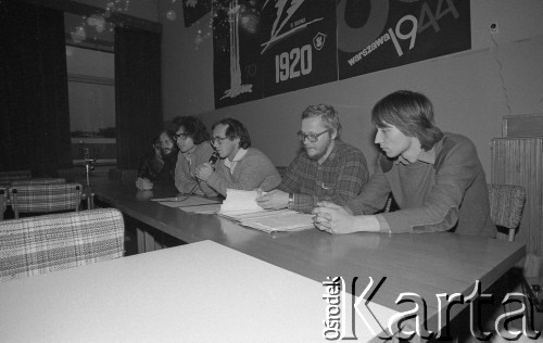 wrzesień 1981, Warszawa, Polska.
Spotkanie niezależnych wydawców w siedzibie Regionu Mazowsze NSZZ 