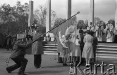 3.05.1981, Szczecin, Polska.
Uroczystość poświęcenia sztandaru Niezależnego Samorządnego Związku Zawodowego Solidarność Pomorza Zachodniego. Na zdjęciu Marian Jurczyk ze sztandarem.
Fot. NN, zbiory Ośrodka KARTA/Independent Polish Agency (IPA), przekazał Józef Lebenbaum

