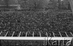 3.05.1981, Szczecin, Polska.
Uroczystość poświęcenia sztandaru Niezależnego Samorządnego Związku Zawodowego Solidarność Pomorza Zachodniego. Na zdjęciu tłum zgromadzony w amfiteatrze.
Fot. NN, zbiory Ośrodka KARTA/Independent Polish Agency (IPA), przekazał Józef Lebenbaum

