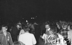 6-12.06.1981, Warszawa, Polska.
Wizyta Czesława Miłosza w Polsce po otrzymaniu Literackiej Nagrody Nobla - oczekiwanie na przybycie noblisty. 
Fot. NN, zbiory Ośrodka KARTA/Independent Polish Agency (IPA) przekazał Józef Lebenbaum