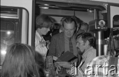 6-12.06.1981, Warszawa, Polska.
Wizyta Czesława Miłosza w Polsce po otrzymaniu Literackiej Nagrody Nobla. Czesław Miłosz oraz Carol Thigpen.
Fot. NN, zbiory Ośrodka KARTA/Independent Polish Agency (IPA) przekazał Józef Lebenbaum