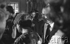 6.06.1981, Warszawa, Polska.
Wizyta Czesława Miłosza w Polsce po otrzymaniu Literackiej Nagrody Nobla - spotkanie z poetą w Pałacu na Wodzie w Łazienkach Królewskich.
Fot. NN, zbiory Ośrodka KARTA/Independent Polish Agency (IPA) przekazał Józef Lebenbaum