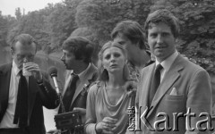 6.06.1981, Warszawa, Polska.
Wizyta Czesława Miłosza w Polsce po otrzymaniu Literackiej Nagrody Nobla - poeta przed Pałacem na Wodzie w Łazienkach Królewskich. 
Fot. NN, zbiory Ośrodka KARTA/Independent Polish Agency (IPA) przekazał Józef Lebenbaum