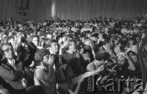 6.06.1981, Warszawa, Polska.
Wizyta Czesława Miłosza w Polsce po otrzymaniu Literackiej Nagrody Nobla - spotkanie z czytelnikami w Centralnym Klubie Studentów Politechniki Warszawskiej 