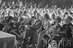 6.06.1981, Warszawa, Polska.
Wizyta Czesława Miłosza w Polsce po otrzymaniu Literackiej Nagrody Nobla - spotkanie z czytelnikami w Centralnym Klubie Studentów Politechniki Warszawskiej 