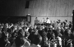 6.06.1981, Warszawa, Polska.
Wizyta Czesława Miłosza w Polsce po otrzymaniu Literackiej Nagrody Nobla - spotkanie z czytelnikami w Centralnym Klubie Studentów Politechniki Warszawskiej 