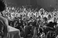 6.06.1981, Warszawa, Polska.
Wizyta Czesława Miłosza w Polsce po otrzymaniu Literackiej Nagrody Nobla - spotkanie z czytelnikami w Centralnym Klubie Studentów Politechniki Warszawskiej 