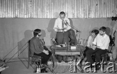 6.06.1981, Warszawa, Polska.
Wizyta Czesława Miłosza w Polsce po otrzymaniu Literackiej Nagrody Nobla - spotkanie z czytelnikami w Centralnym Klubie Studentów Politechniki Warszawskiej 
