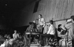 6.06.1981, Warszawa, Polska.
Wizyta Czesława Miłosza w Polsce po otrzymaniu Literackiej Nagrody Nobla - spotkanie z czytelnikami w Centralnym Klubie Studentów Politechniki Warszawskiej 