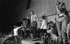 6.06.1981, Warszawa, Polska.
Wizyta Czesława Miłosza w Polsce po otrzymaniu Literackiej Nagrody Nobla - spotkanie z czytelnikami w Centralnym Klubie Studentów Politechniki Warszawskiej 
