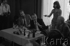 8.06.1981, Warszawa, Polska.
Wizyta Czesława Miłosza w Polsce po otrzymaniu Literackiej Nagrody Nobla - spotkanie w siedzibie wydawnictwa 