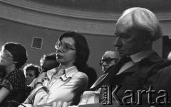 7.06.1981, Warszawa, Polska.
Wizyta Czesława Miłosza w Polsce po otrzymaniu Literackiej Nagrody Nobla - spotkanie z pisarzem w PEN Clubie w Pałacu Kultury i Nauki. 
Fot. NN, zbiory Ośrodka KARTA/Independent Polish Agency (IPA) przekazał Józef Lebenbaum