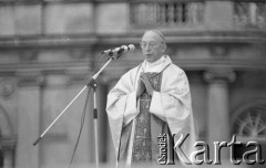 31.05.1981, Warszawa, Polska.
Pogrzeb Kardynała Stefana Wyszyńskiego - Sekretarz Stanu Watykanu kardynał Agostino Casaroli, który przewodniczył uroczystościom pogrzebowym. 
Fot. NN, zbiory Ośrodka KARTA/Independent Polish Agency (IPA) przekazał Józef Lebenbaum