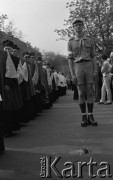 31.05.1981, Warszawa, Polska.
Pogrzeb Kardynała Stefana Wyszyńskiego - księża uczestniczący w pogrzebie oraz harcerz. 
Fot. NN, zbiory Ośrodka KARTA/Independent Polish Agency (IPA) przekazał Józef Lebenbaum