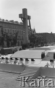 31.05.1981, Warszawa, Polska.
Pogrzeb Kardynała Stefana Wyszyńskiego. Widok z góry na  ołtarz na Placu Zwycięstwa (dzisiejszym Placu Marszałka Józefa Piłsudskiego) podczas przygotowań do uroczystości.
Fot. NN, zbiory Ośrodka KARTA/Independent Polish Agency (IPA) przekazał Józef Lebenbaum