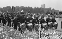 31.05.1981, Warszawa, Polska.
Pogrzeb Kardynała Stefana Wyszyńskiego - członkowie orkiestry ZSG Jastrzębie-Zdrój. Na drugim planie - wieża telewizyjna.
Fot. NN, zbiory Ośrodka KARTA/Independent Polish Agency (IPA) przekazał Józef Lebenbaum