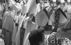 31.05.1981, Warszawa, Polska.
Pogrzeb Kardynała Stefana Wyszyńskiego. Biskupi. 
Fot. NN, zbiory Ośrodka KARTA/Independent Polish Agency (IPA) przekazał Józef Lebenbaum
