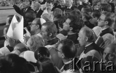 31.05.1981, Warszawa, Polska.
Pogrzeb Kardynała Stefana Wyszyńskiego - przedstawiciele duchowieństwa.
Fot. NN, zbiory Ośrodka KARTA/Independent Polish Agency (IPA) przekazał Józef Lebenbaum