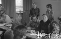 31.05.1981, Warszawa, Polska.
Pogrzeb Kardynała Stefana Wyszyńskiego - zebranie.
Fot. NN, zbiory Ośrodka KARTA/Independent Polish Agency (IPA) przekazał Józef Lebenbaum