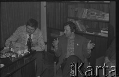 marzec 1981, Bydgoszcz, Polska.
Spotkanie działaczy Solidarnośc. Na zdjęciu: (od lewej) Błażej Wierzbicki, Jan Rulewski.
Fot. NN, zbiory Ośrodka KARTA/Independent Polish Agency (IPA), przekazał Józef Lebenbaum
