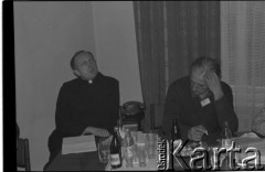 marzec 1981, Bydgoszcz, Polska.
Spotkanie działaczy Solidarności, wśród nich ksiądz.
Fot. NN, zbiory Ośrodka KARTA/Independent Polish Agency (IPA), przekazał Józef Lebenbaum
