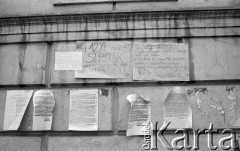 Listopad 1981, Warszawa, Polska.
Uniwersytet Warszawski - strajk okupacyjny studentów solidaryzujących się ze studentami Wyższej Szkoły Inżynierskiej w Radomiu. Ogłoszenia i postulaty strajkowe.
Fot. NN, zbiory Ośrodka KARTA/Independent Polish Agency (IPA) przekazał Józef Lebenbaum
