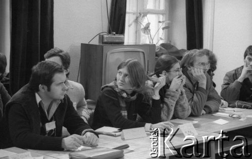Luty 1981, Warszawa, Polska.
Wydział Polonistyki Uniwersytetu Warszawskiego - strajk okupacyjny studentów solidaryzujących się ze studentami w Łodzi. Przedstawiciele Komitetu Strajkowego.
Fot. NN, zbiory Ośrodka KARTA/Independent Polish Agency (IPA) przekazał Józef Lebenbaum