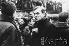 8.03.1981, Warszawa, Polska.
Obchody rocznicy Marca'68 na Uniwersytecie Warszawskim - uroczystość wmurowania w ścianę Pałacu Uruskich (Czetwertyńskich) aktu erekcyjnego pod tablicę upamiętniającą wiec studentów domagających się wolności słowa w marcu 1968.
Fot. NN, zbiory Ośrodka KARTA/Independent Polish Agency (IPA) przekazał Józef Lebenbaum