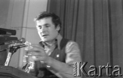 8.03.1981, Warszawa, Polska.
Zbigniew Bujak podczas obchodów rocznicy Marca'68 na Uniwersytecie Warszawskim. Sesja naukowa w auli Audytorium Maximum Uniwersytetu Warszawskiego. 
Fot. Andrzej Friszke, zbiory Ośrodka KARTA/Independent Polish Agency (IPA) przekazał Józef Lebenbaum