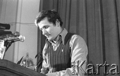 8.03.1981, Warszawa, Polska.
Zbigniew Bujak podczas obchodów rocznicy Marca'68 na Uniwersytecie Warszawskim. Sesja naukowa w auli Audytorium Maximum Uniwersytetu Warszawskiego. 
Fot. Andrzej Friszke, zbiory Ośrodka KARTA/Independent Polish Agency (IPA) przekazał Józef Lebenbaum