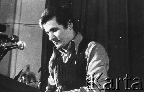 8.03.1981, Warszawa, Polska.
Zbigniew Bujak podczas obchodów rocznicy Marca'68 na Uniwersytecie Warszawskim. Sesja naukowa w auli Audytorium Maximum Uniwersytetu Warszawskiego.  
Fot. Andrzej Friszke, zbiory Ośrodka KARTA/Independent Polish Agency (IPA) przekazał Józef Lebenbaum
