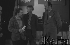 6.01.1981, Ustrzyki Dolne, Polska.
Rozmowy komisji rządowej ze strajkującymi rolnikami. Na zdjęciu od lewej Antoni Wojnarowicz, Jan Kozłowski i Zdzisław Ostatek.
Fot. Ścibor Rylski Independent Polish Agency (IPA) , przekazał Józef Lebenbaum
