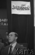 12.01.1981, Ustrzyki Dolne, Polska.
Rozmowy komisji rządowej ze strajkującymi rolnikami. Na zdjęciu prokurator Słabik z Leska. Nad jego głową napis 