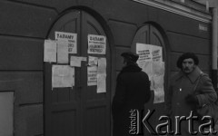 Styczeń 1981, Rzeszów, Polska.
Strajk rolników w siedzibie byłej WRZZ (Wojewódzka Rada Związków Zawodowych) w Rzeszowie. Rolnicy okupowali budynek domagając sie rejestracji NSZZ Solidarność Rolników Indywidualnych oraz sprawiedliwego podziału majątku po WRZZ. Na zdjęciu siedziba WRZZ, na której zawieszono strajkowe afisze. 
Fot. Lech Ścibor-Rylski, zbiory Ośrodka KARTA/ Independent Polish Agency (IPA) , przekazał Józef Lebenbaum