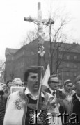 8.03.1981, Poznań, Polska.
Pochód do gmachu Opery Poznańskiej na zjazd zjednoczeniowy NSZZ 