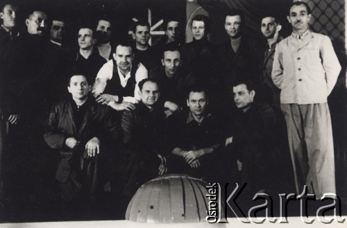 1957, Strzelce Opolskie, Polska
 Zakład Karny w Strzelcach Opolskich. Teatr więzienny 